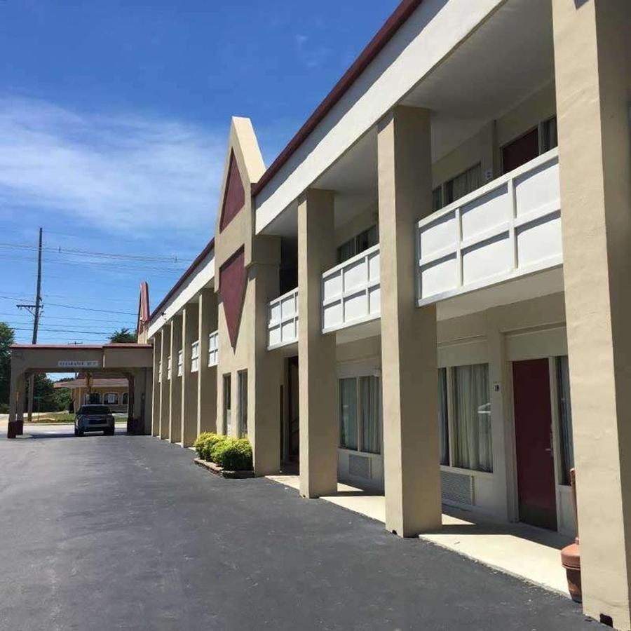 Astoria Hotel Danville North Екстер'єр фото
