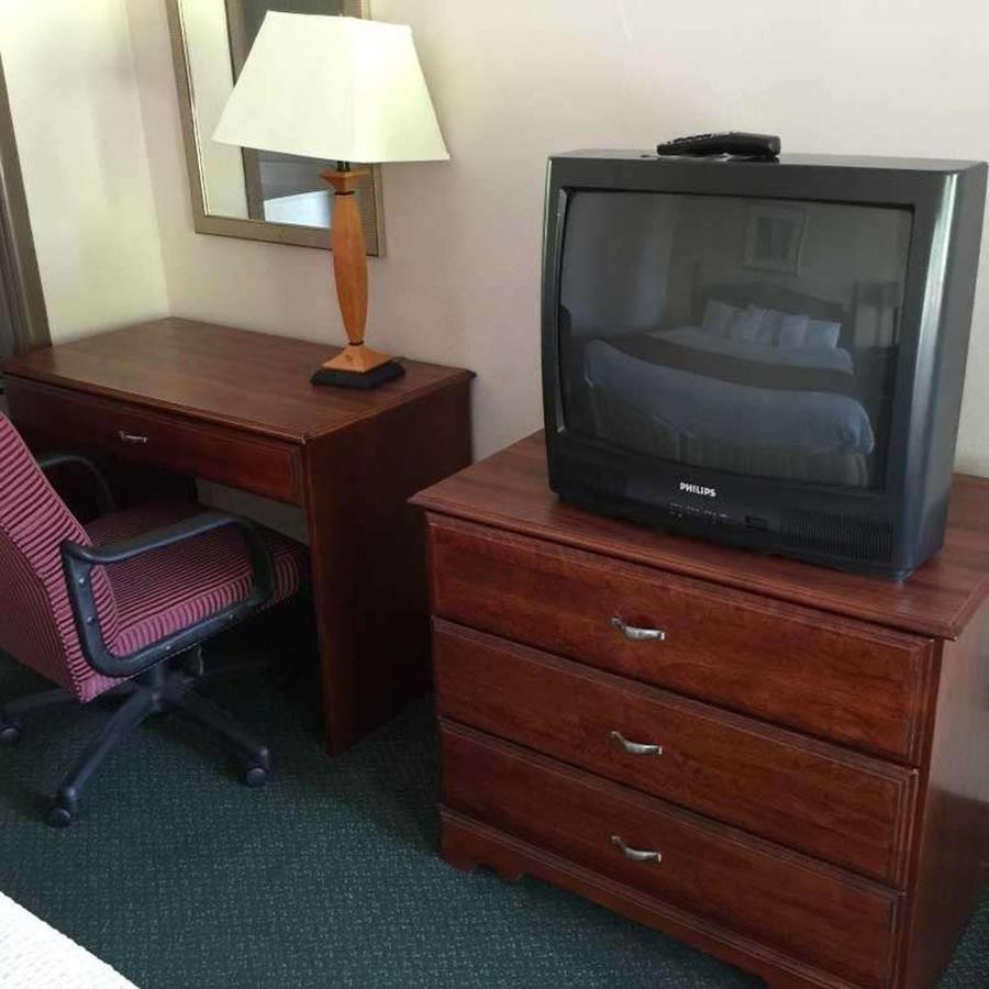 Astoria Hotel Danville North Екстер'єр фото