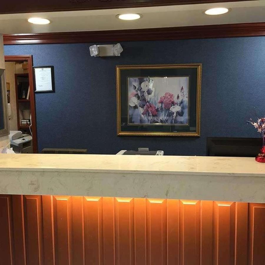 Astoria Hotel Danville North Екстер'єр фото