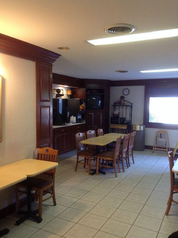 Astoria Hotel Danville North Екстер'єр фото