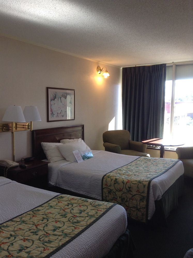 Astoria Hotel Danville North Екстер'єр фото