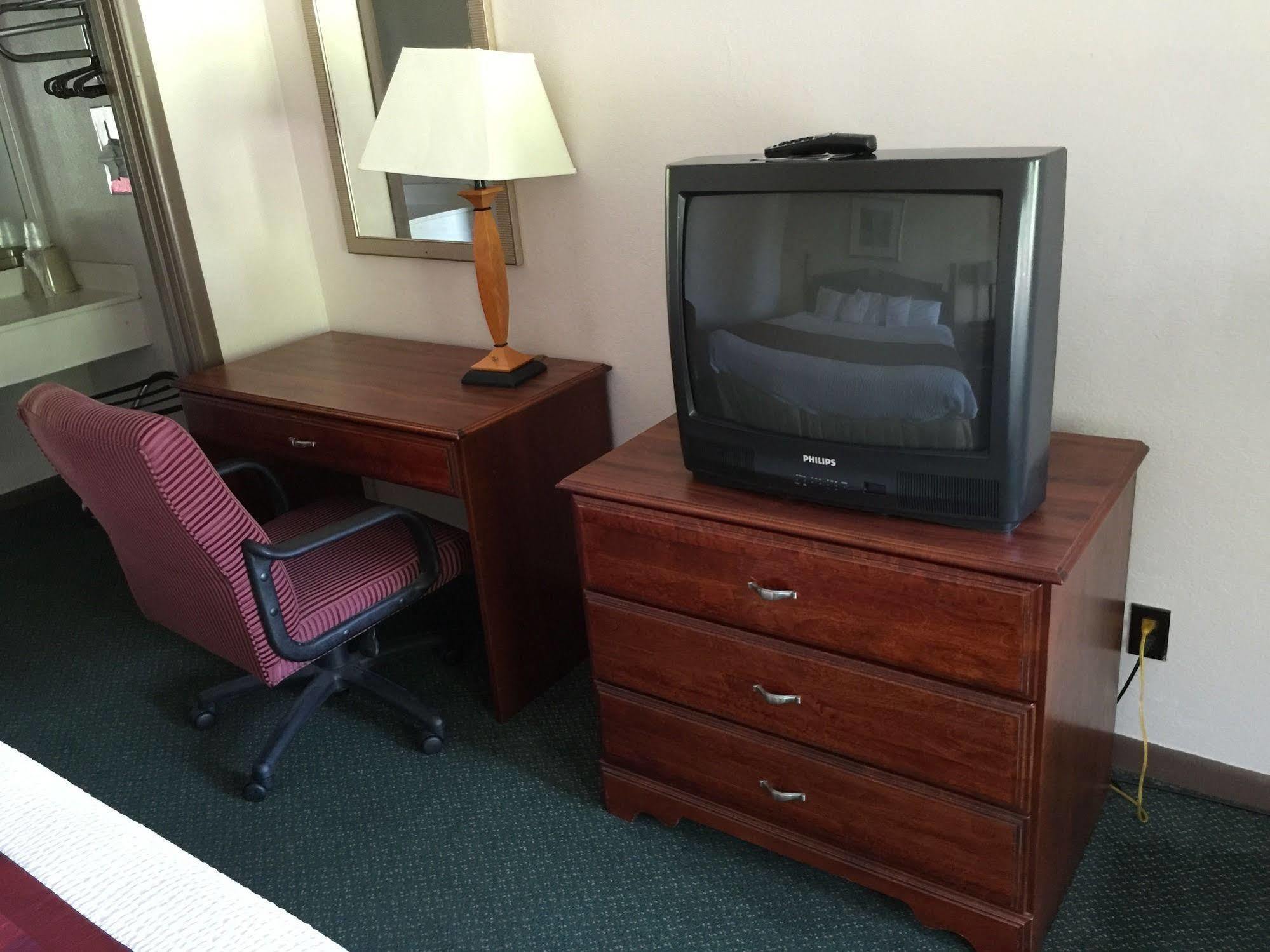 Astoria Hotel Danville North Екстер'єр фото