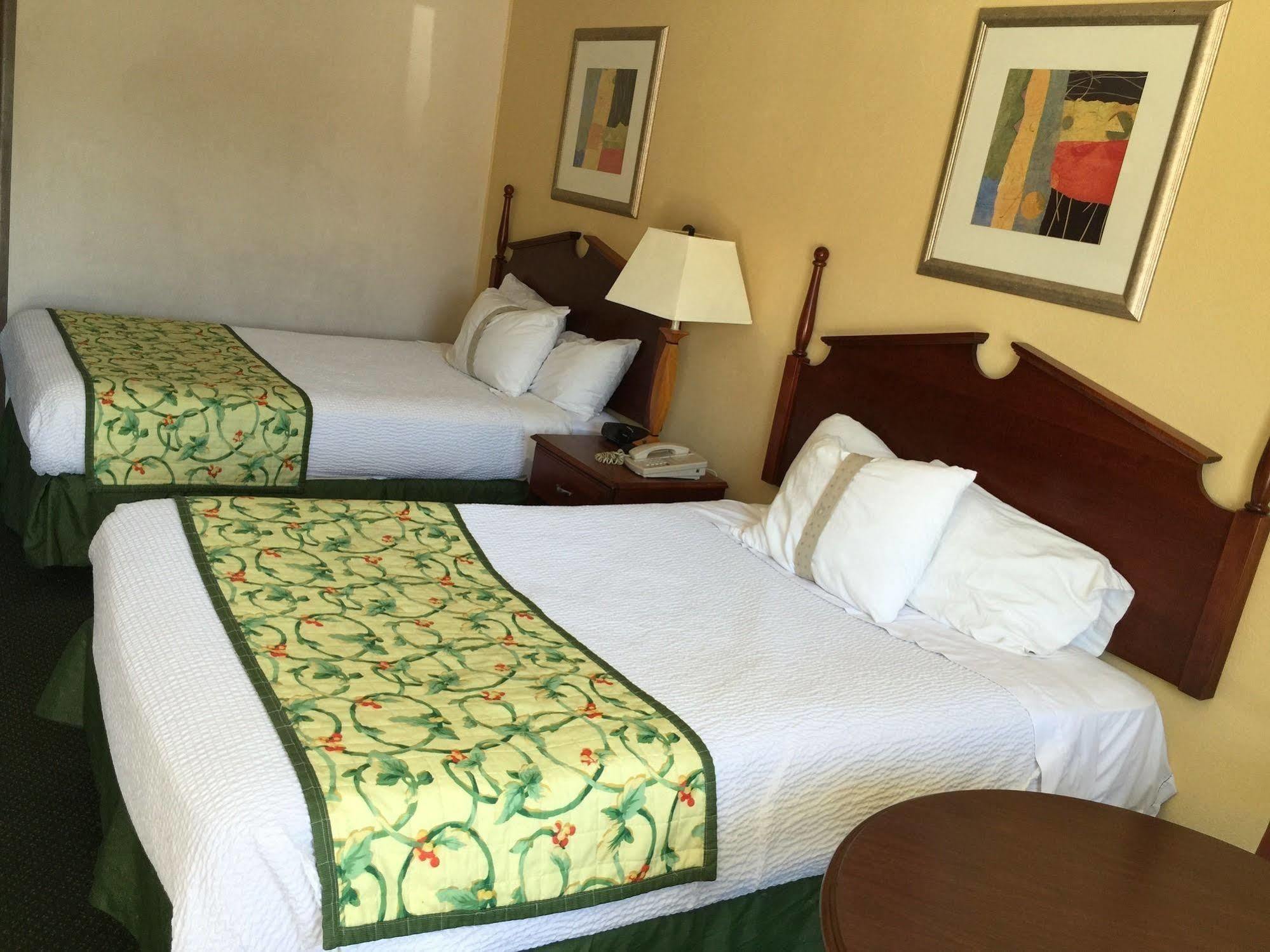 Astoria Hotel Danville North Екстер'єр фото