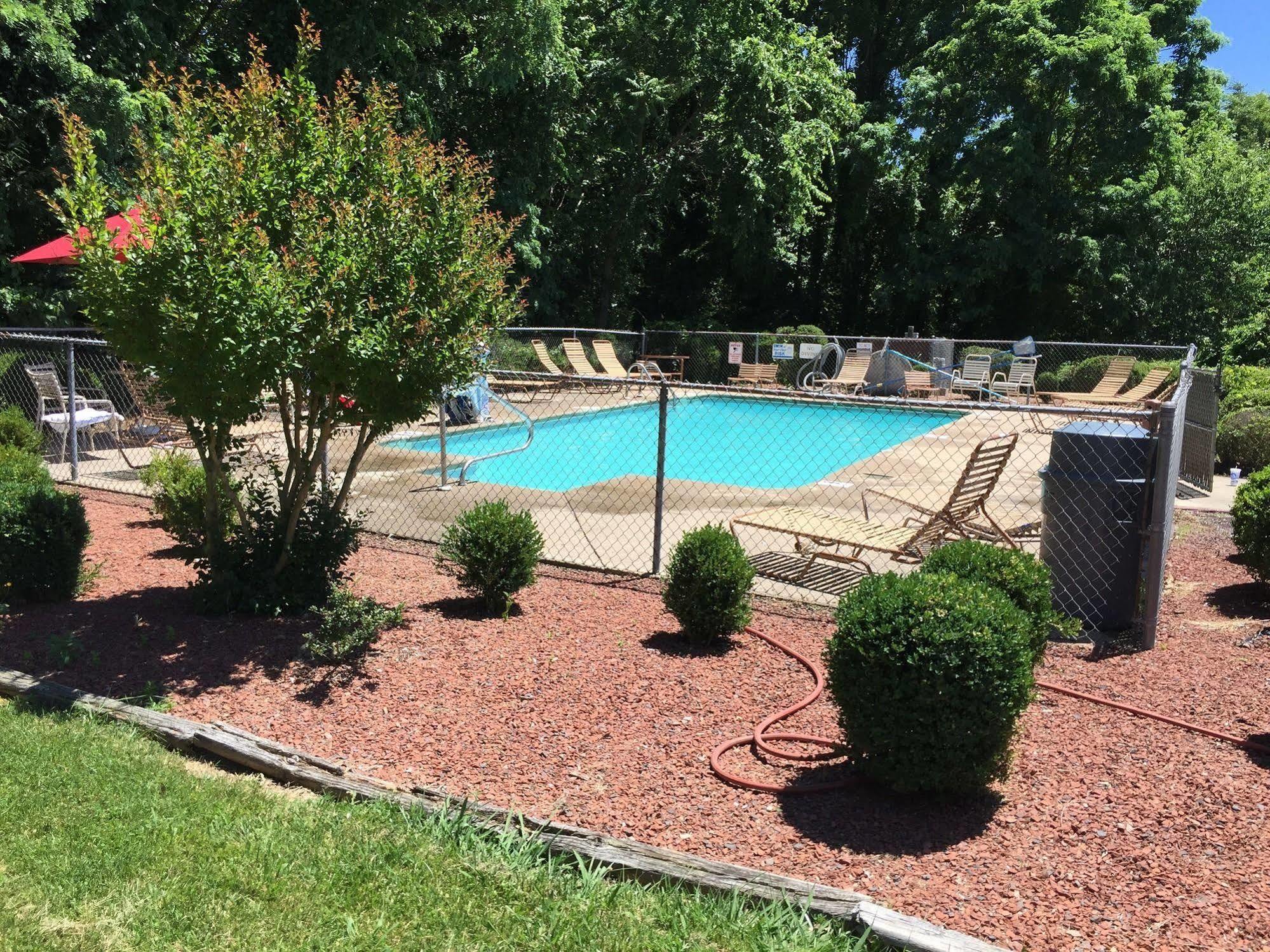Astoria Hotel Danville North Екстер'єр фото